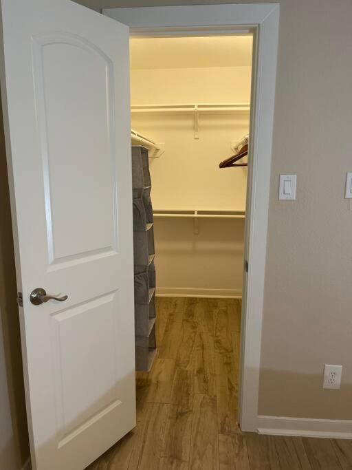 Beautiful/Spacious 2 Bedroom Houston Near Galleria Kültér fotó