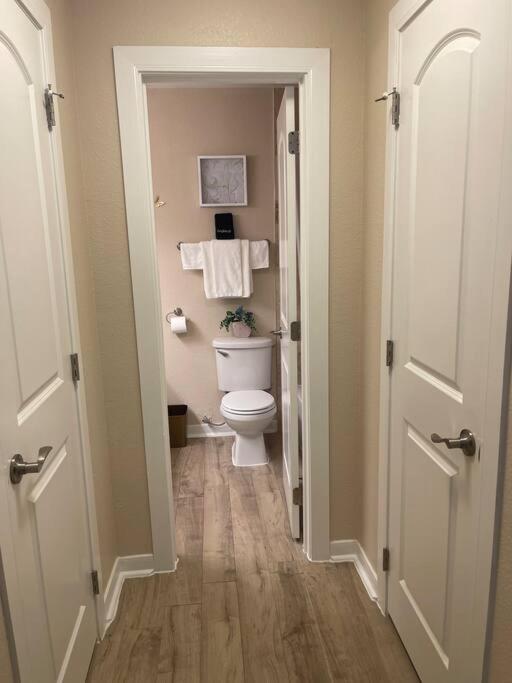 Beautiful/Spacious 2 Bedroom Houston Near Galleria Kültér fotó