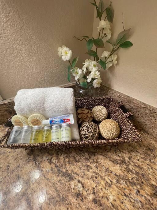 Beautiful/Spacious 2 Bedroom Houston Near Galleria Kültér fotó